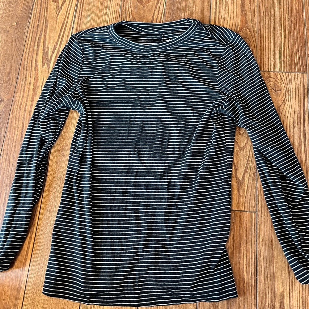 Long sleeve tee
